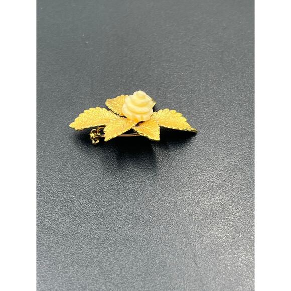 Wells Vintage 14K Gold Filled Rose Flower Leaf Carved Pin Brooch - Picture 5 of 10
